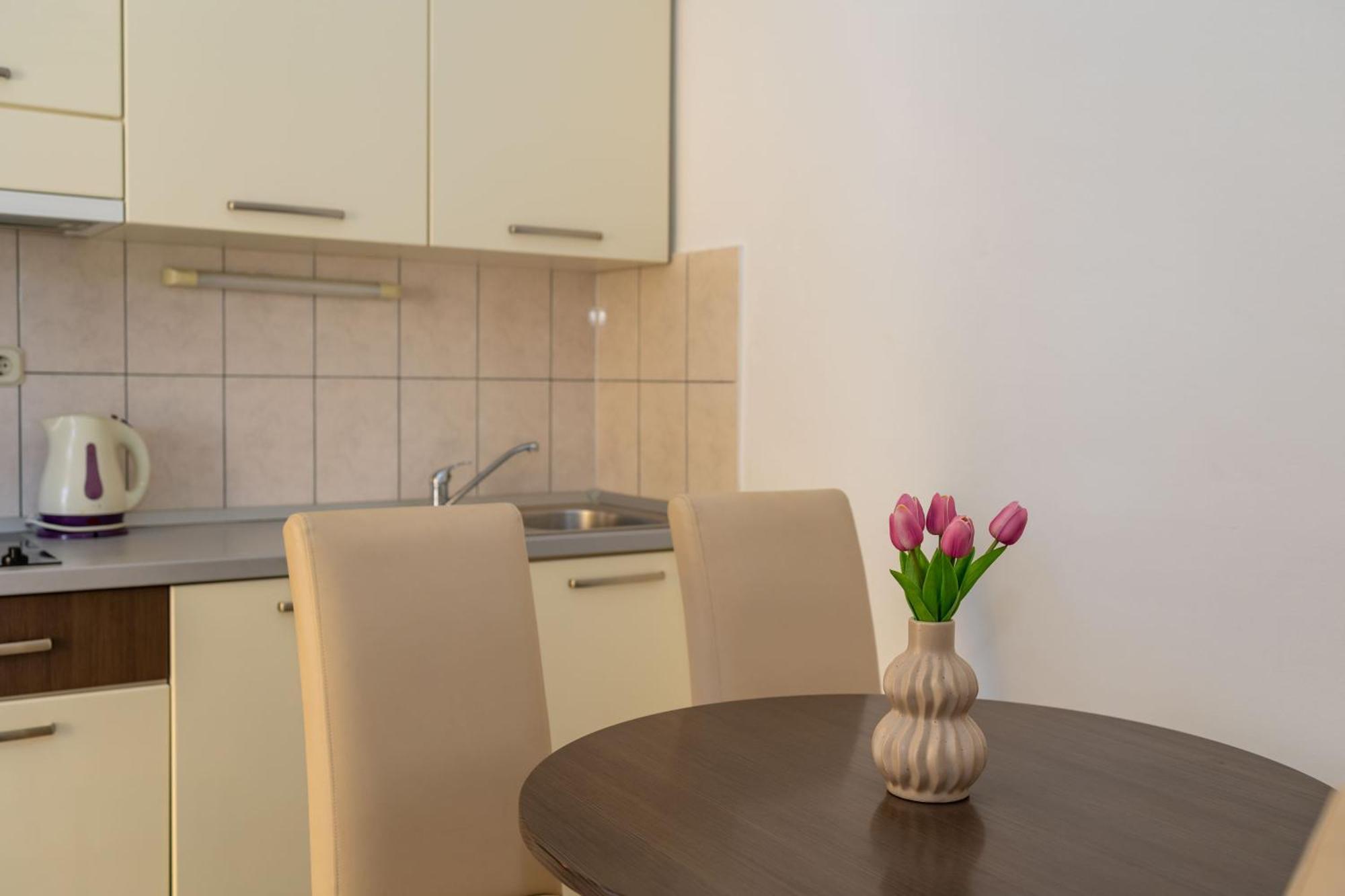 Premium Apartments - Lavica Beach Podstrana Room photo